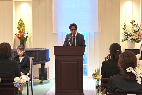 挨拶をする社会福祉法人恵母の会宇野直司理事長