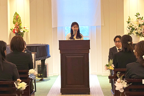 挨拶をするNPO法人Forsmile 佐野悦加理事長