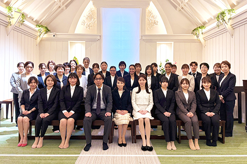 ママーズグループ入社式後の記念撮影