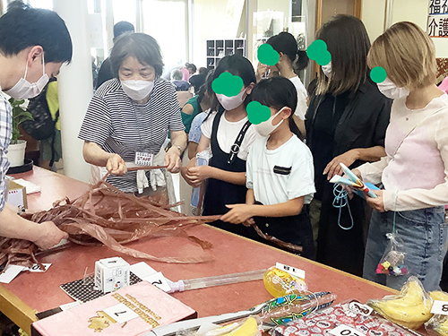 いちばん人気の千本引きの様子