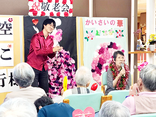 利用者様とカズキ北川による「銀座の恋の物語」のデュエット