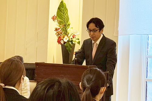 挨拶をする社会福祉法人恵母の会宇野直司理事長