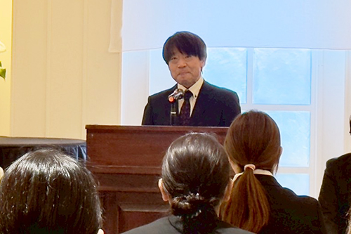 挨拶をするNPO法人Forsmile 近藤眞庸理事長