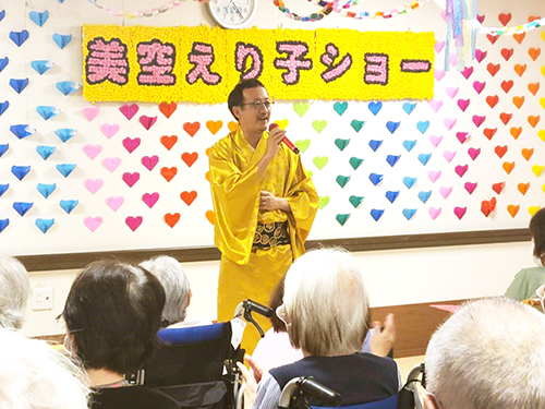 北国の春を熱唱するヨウタさん